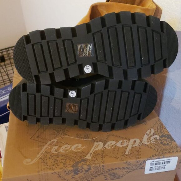 Free People 38.5 London Calling Cognac Wedge Over Knee Suede Boots NEW in Box - Picture 8 of 11